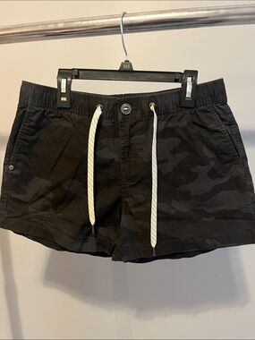 Vuori Black Camo Drawcord Women’s Athletic Shorts
